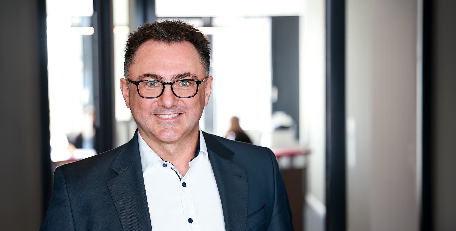 WIE-Partner Koepfe Adam Nagel Header Desktop